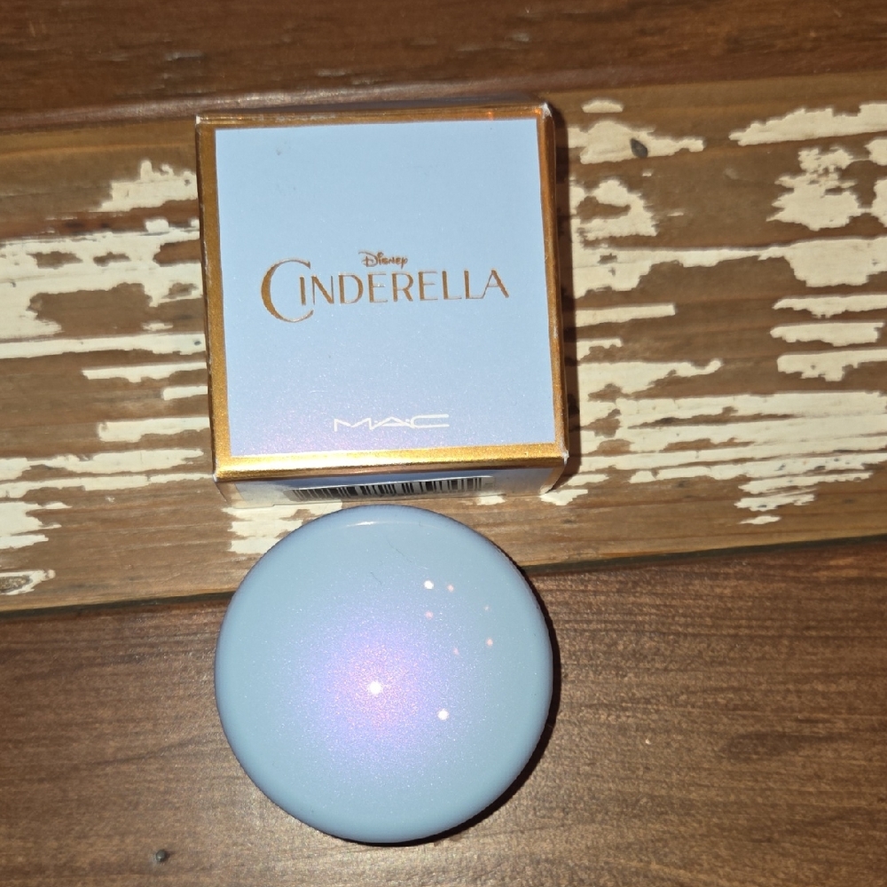 MAC COSMETICS CINDERELLA STUDIO EYE GLOSS LIGHTLY TAUPED